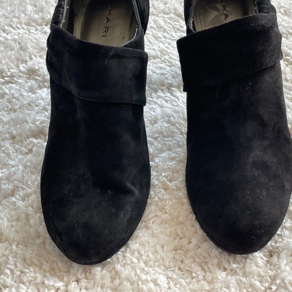 Tahari Women Shoes Black Suede Heel Boots Slip On Bootie Size 8.5M - Picture 8 of 12